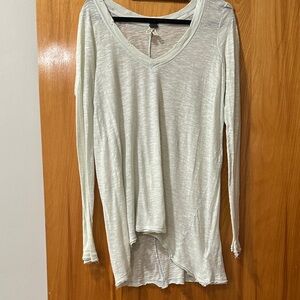 We The Free Light Green/Teal Long Sleeve V-Neck Top